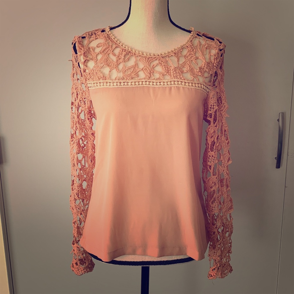 Long sleeve crochet pink blouse